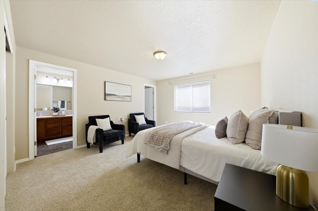 6416 Three Rivers Dr, Pasco, WA 99301