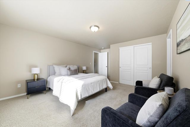 6416 Three Rivers Dr, Pasco, WA 99301