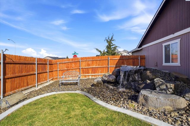 6416 Three Rivers Dr, Pasco, WA 99301