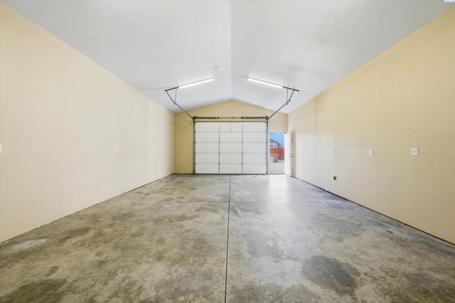 6416 Three Rivers Dr, Pasco, WA 99301