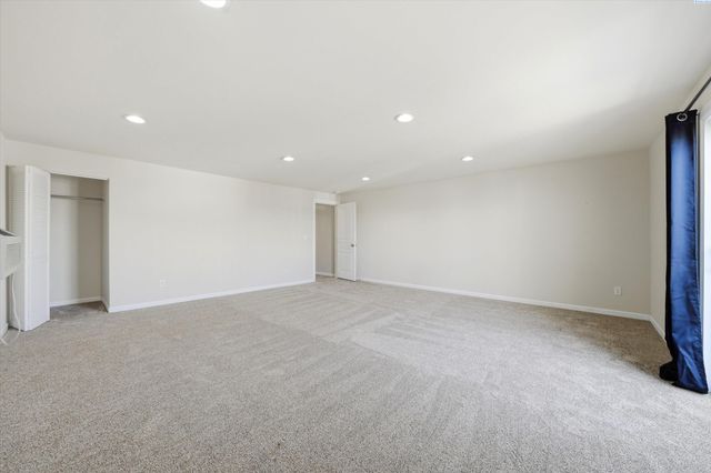 6416 Three Rivers Dr, Pasco, WA 99301