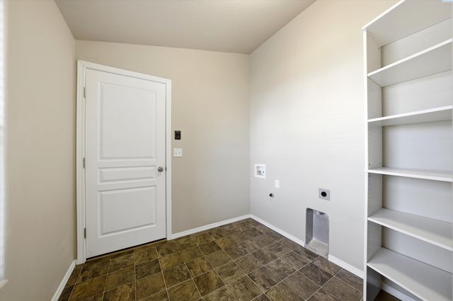 6416 Three Rivers Dr, Pasco, WA 99301