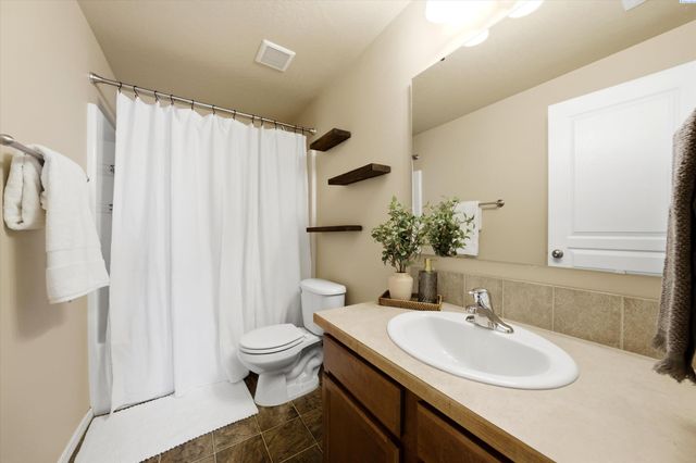 6416 Three Rivers Dr, Pasco, WA 99301