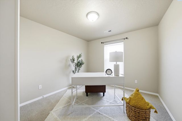 6416 Three Rivers Dr, Pasco, WA 99301