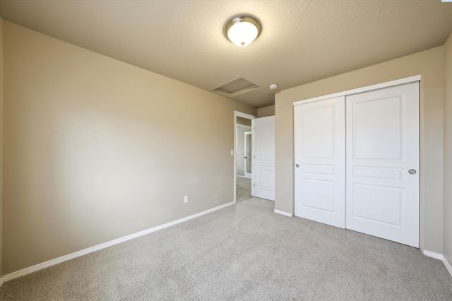 6416 Three Rivers Dr, Pasco, WA 99301