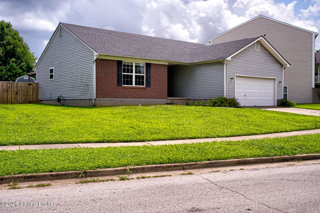 8003 Grandmeadow Ln, Louisville, KY 40258