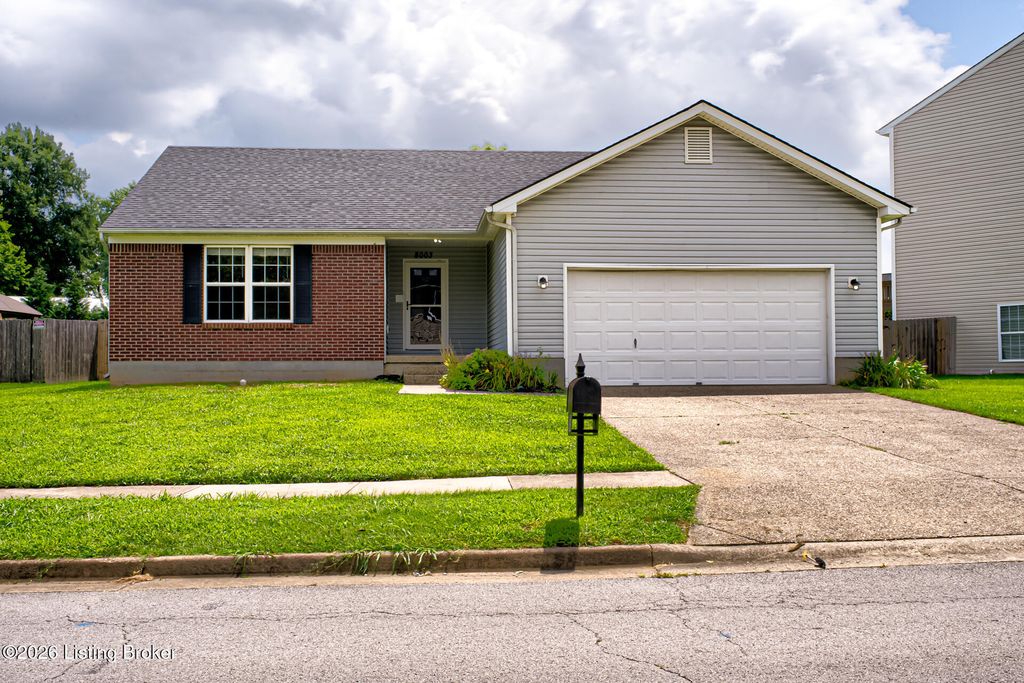 8003 Grandmeadow Ln, Louisville, KY 40258