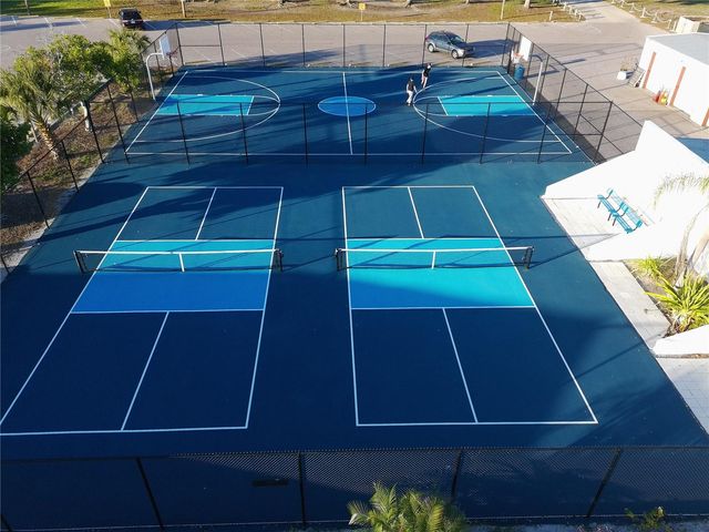 6616 AUBURN AVENUE, Bradenton, FL 34207