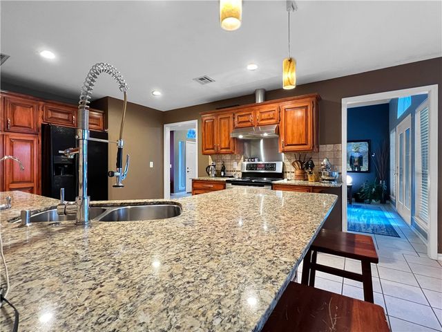 2803 Amberwood Street, Springdale, AR 72762
