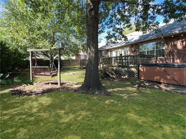 2803 Amberwood Street, Springdale, AR 72762