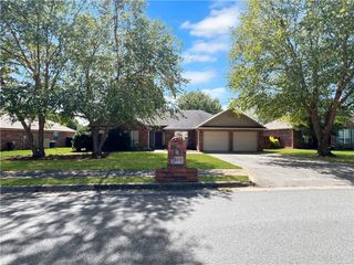 2803 Amberwood Street, Springdale, AR 72762