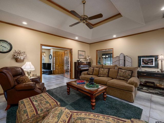 6109 Stoneleigh Drive, Tyler, TX 75703