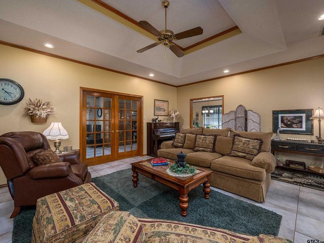 6109 Stoneleigh Drive, Tyler, TX 75703