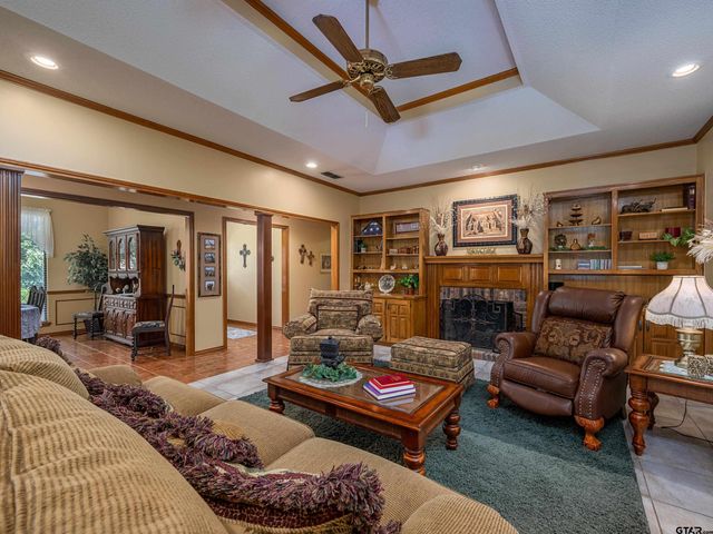 6109 Stoneleigh Drive, Tyler, TX 75703