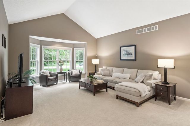 9 Springdale Lock, Pittsford, NY 14534
