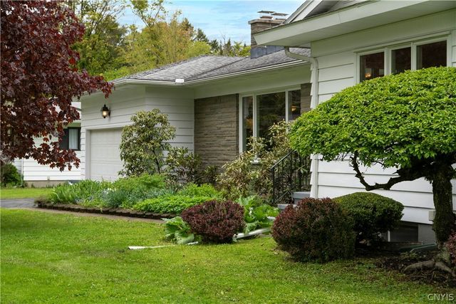 7 Knollwood Road, New Hartford, NY 13413