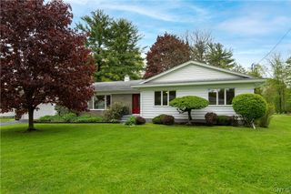 7 Knollwood Road, New Hartford, NY 13413