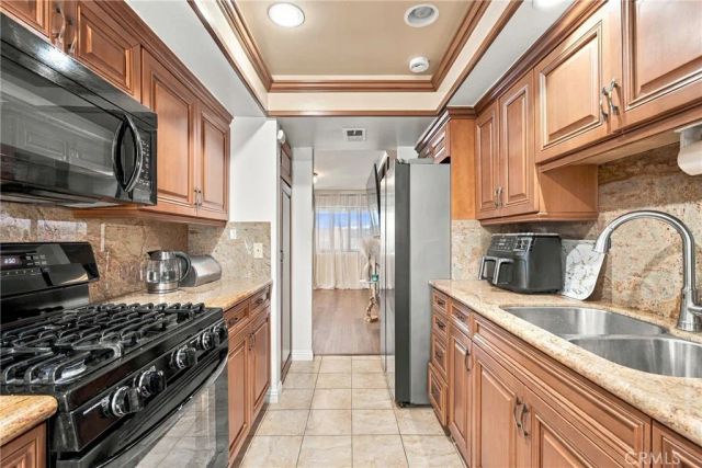 330 Burchett 206, Glendale, CA 91203