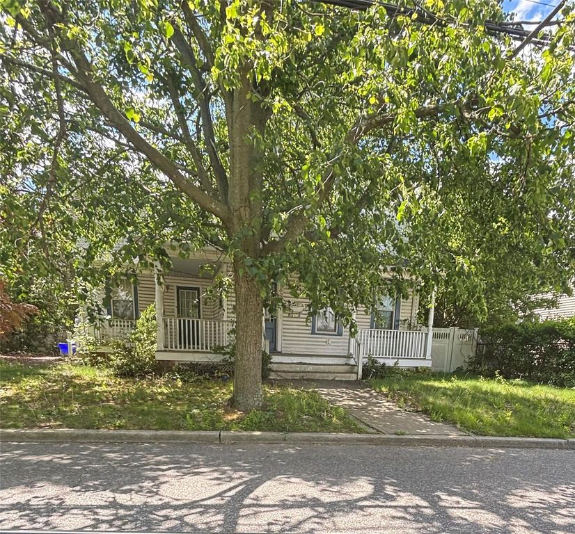 252 Locust Avenue, Babylon, NY 11702