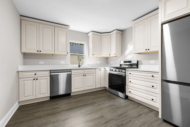 109 Raffel Road, Woodstock, IL 60098