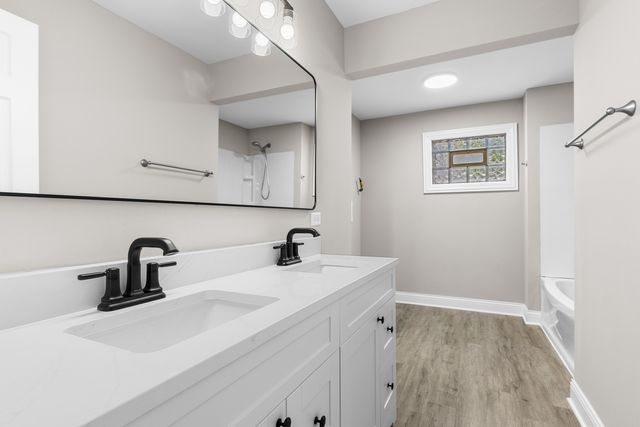 109 Raffel Road, Woodstock, IL 60098