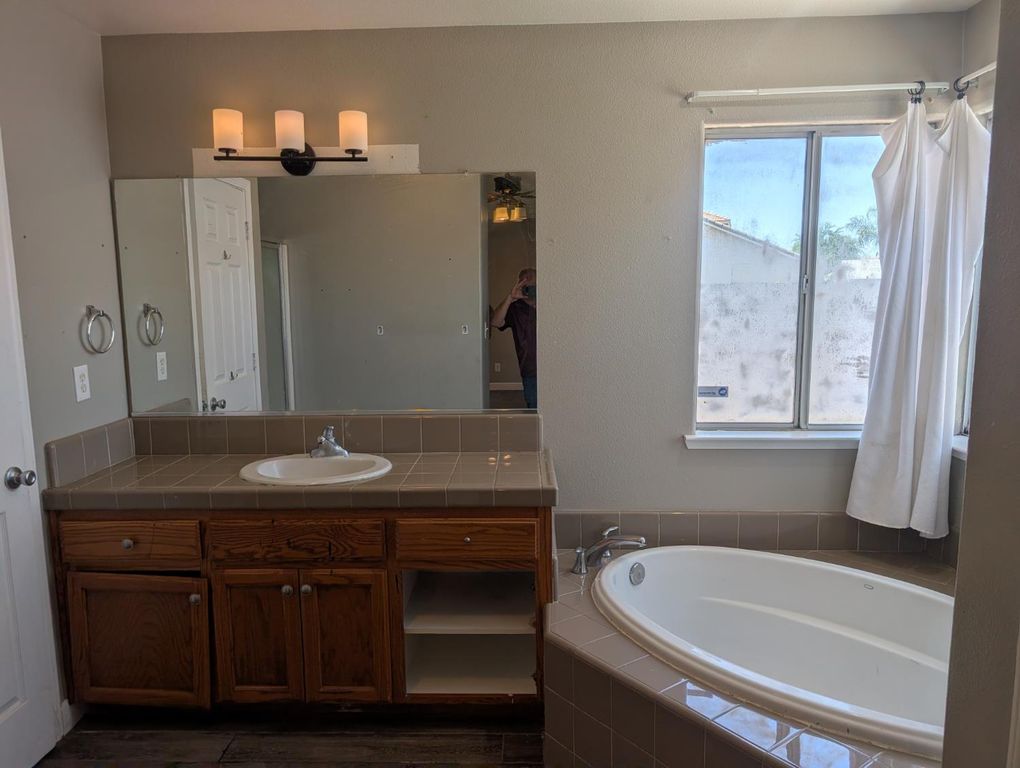 Image 10 of property listing at 6114 W Keats Avenue, Fresno, CA 93723