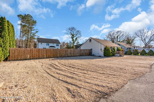 421 Forrest Avenue, Lanoka Harbor, NJ 08734