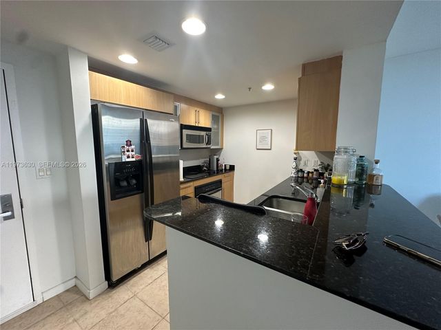 335 S Biscayne Blvd 1002, Miami, FL 33131