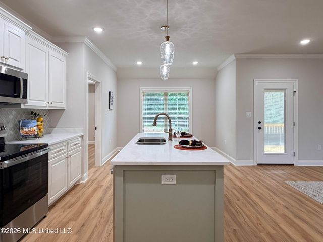 64 Meadow Breeze Road, Sumrall, MS 39482