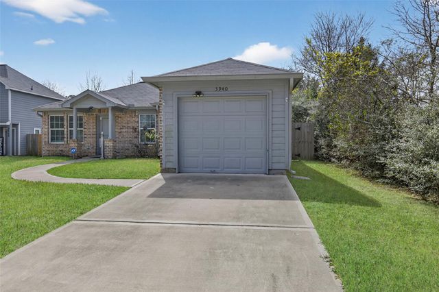 3940 Frontier Road, Willis, TX 77378