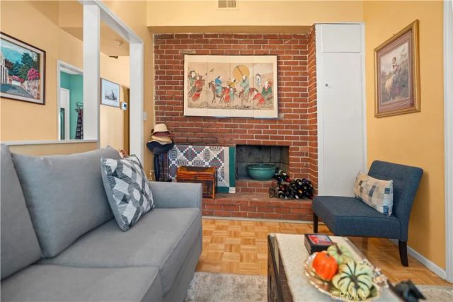 5737 Denny, North Hollywood, CA 91601