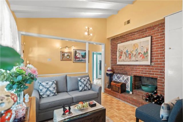 5737 Denny, North Hollywood, CA 91601