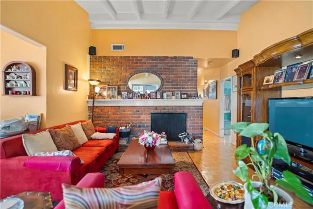 5737 Denny, North Hollywood, CA 91601