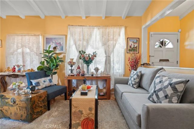 5737 Denny, North Hollywood, CA 91601