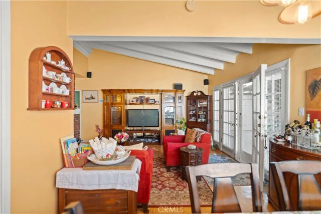 5737 Denny, North Hollywood, CA 91601