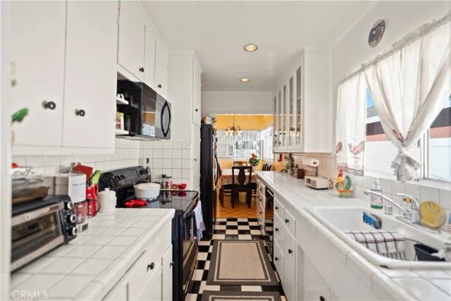 5737 Denny, North Hollywood, CA 91601