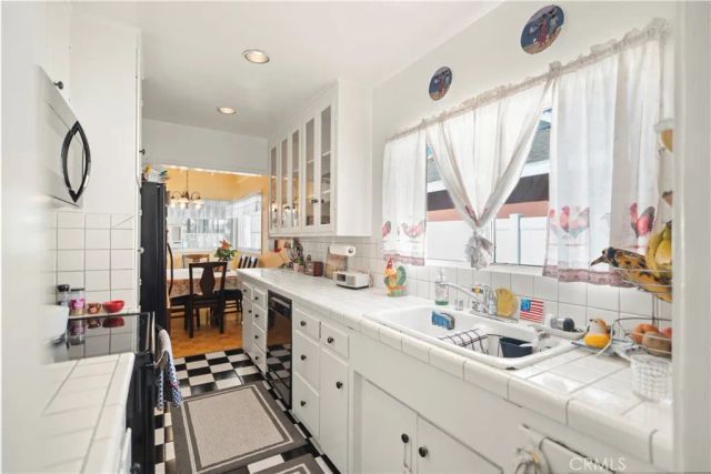 5737 Denny, North Hollywood, CA 91601