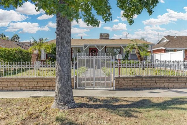 5737 Denny, North Hollywood, CA 91601