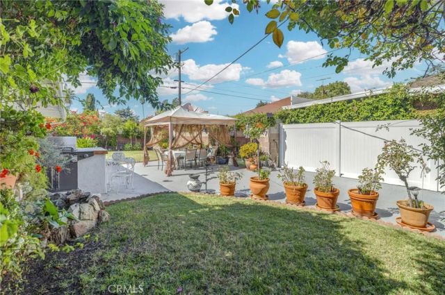 5737 Denny, North Hollywood, CA 91601