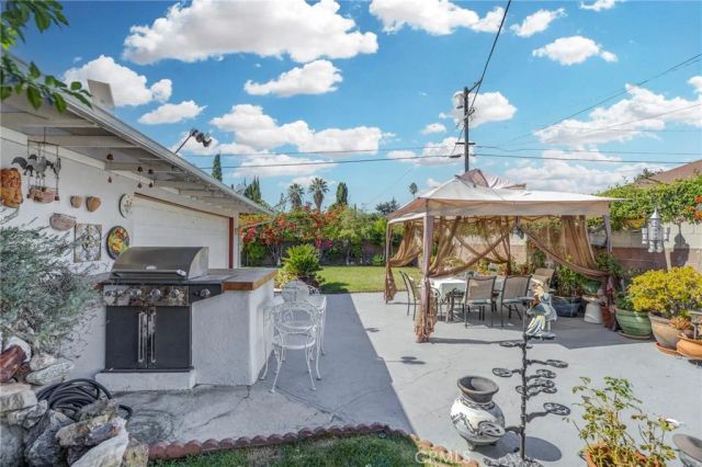 5737 Denny, North Hollywood, CA 91601