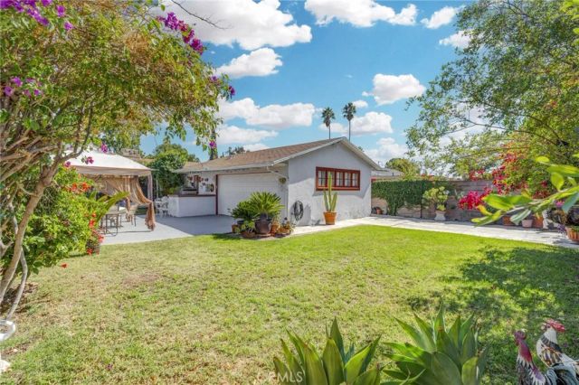5737 Denny, North Hollywood, CA 91601