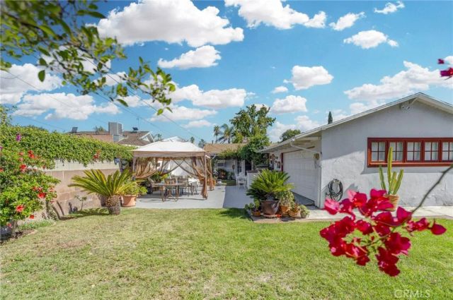 5737 Denny, North Hollywood, CA 91601