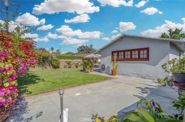 5737 Denny, North Hollywood, CA 91601