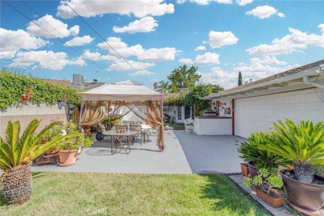 5737 Denny, North Hollywood, CA 91601