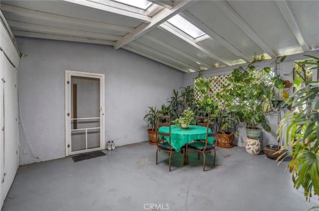 5737 Denny, North Hollywood, CA 91601