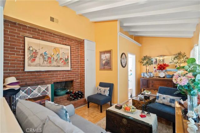 5737 Denny, North Hollywood, CA 91601