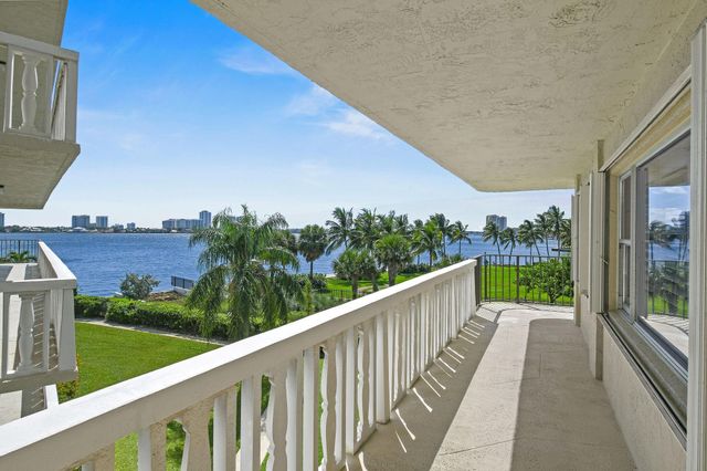 801 Lake Shore Drive 310, Lake Park, FL 33403