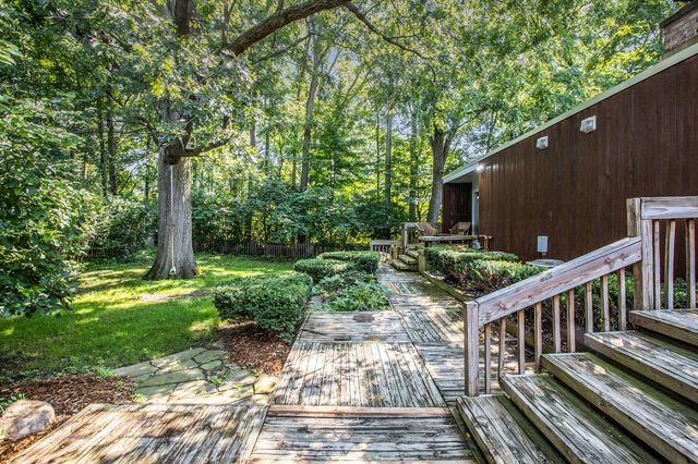 2427 Londonderry Road, Ann Arbor, MI 48104