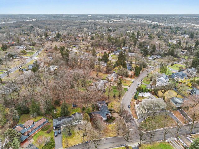 2427 Londonderry Road, Ann Arbor, MI 48104