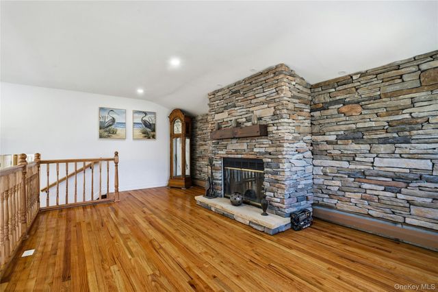 732 S 5th Street, Lindenhurst, NY 11757